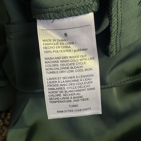 Satin like dress pant. - Picture 3 of 3